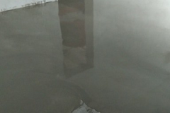 Těsně po rozlití materiálu